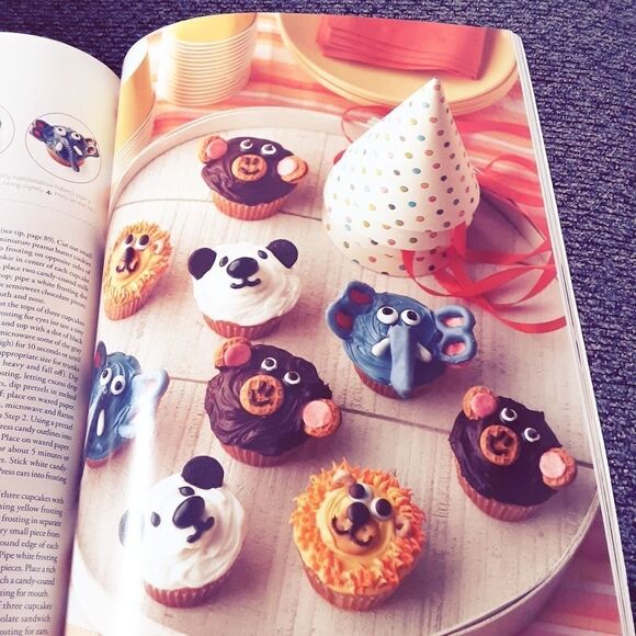Cupcake Cookbooks! Set of two one hardbd one soft - Picture 4 of 4